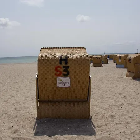 Inselblume 24 - Exklusive In Der Strandburg Feriehus Burgtiefe auf Fehmarn